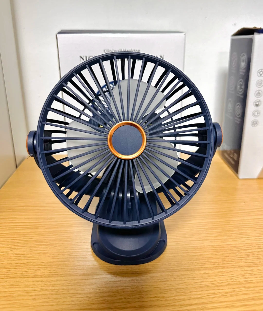 Fan portable mini desktop/clip on/hanging, TYPE-C charging 800mAh battery life fan, 5-speed wind/2-level LED light adjustment
